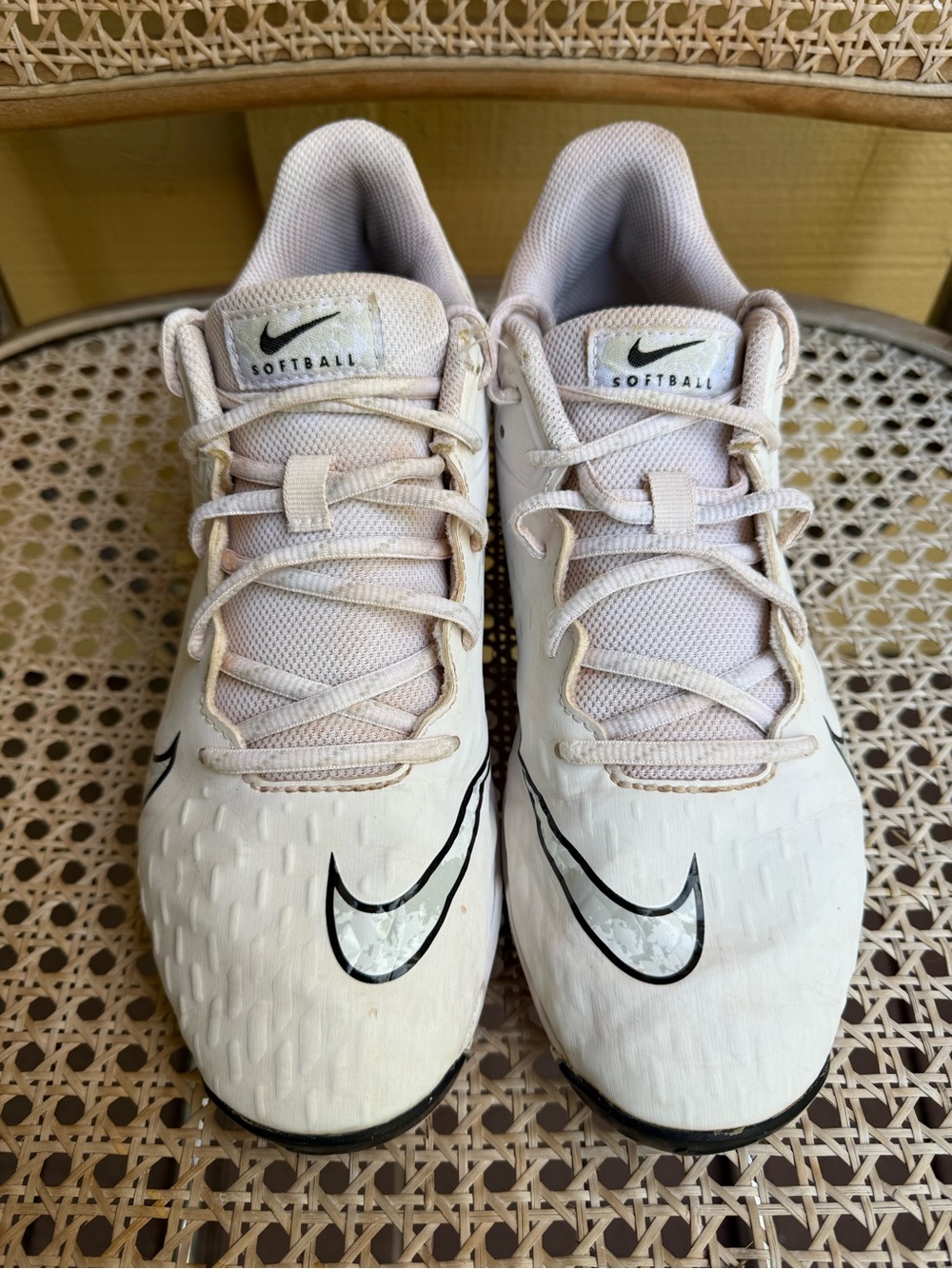 Nike Hyperdiamond 4 Keystone Women’s Softball Cleats White Black Size 9